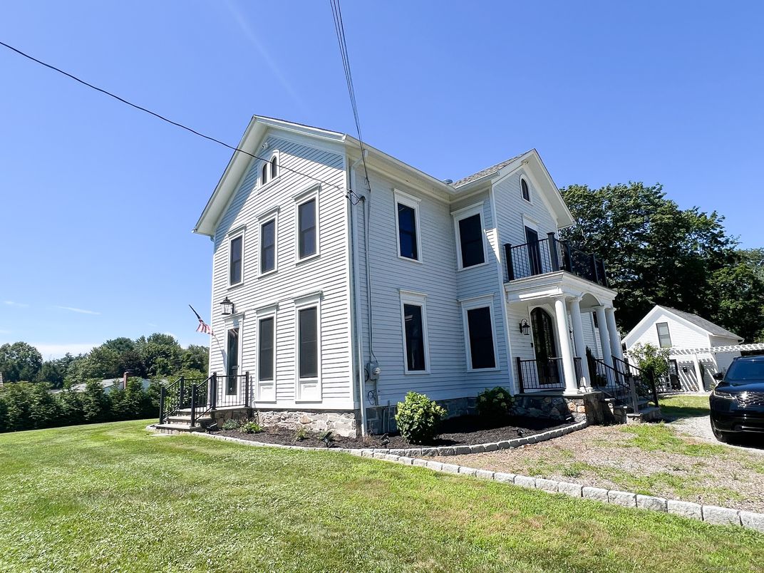 Backyard, Exterior, Facade, Queen Anne Victorian