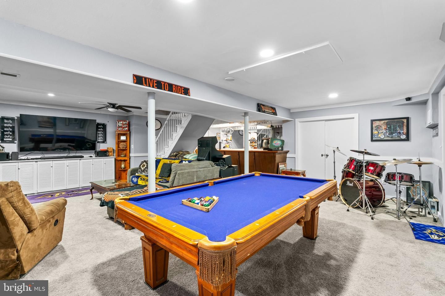 Billiard Table, Game Room, Interior, Recessed Lighting