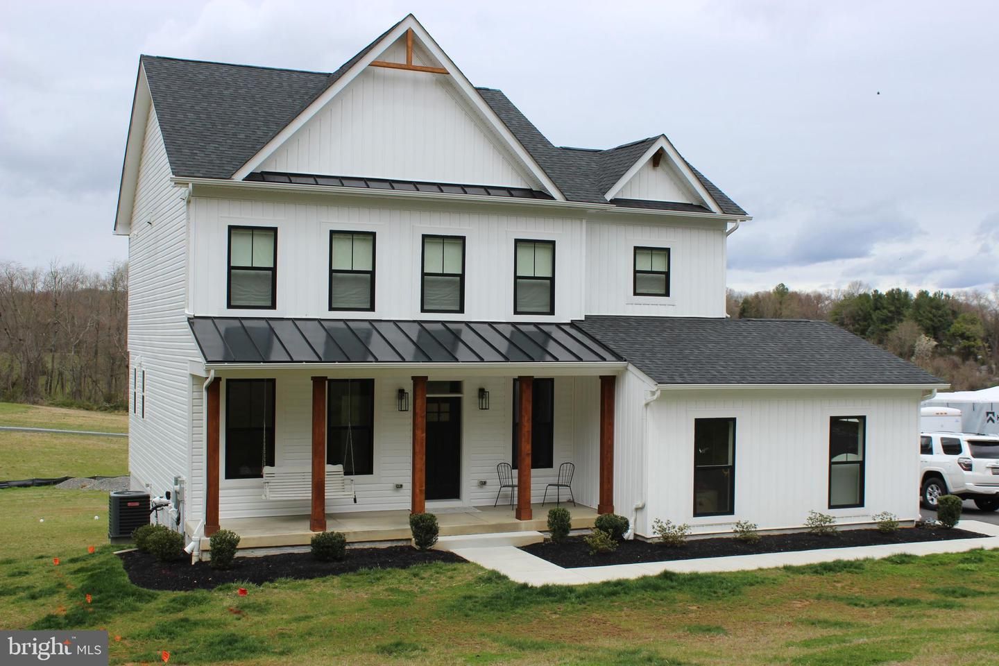Exterior, Facade, Farmhouse