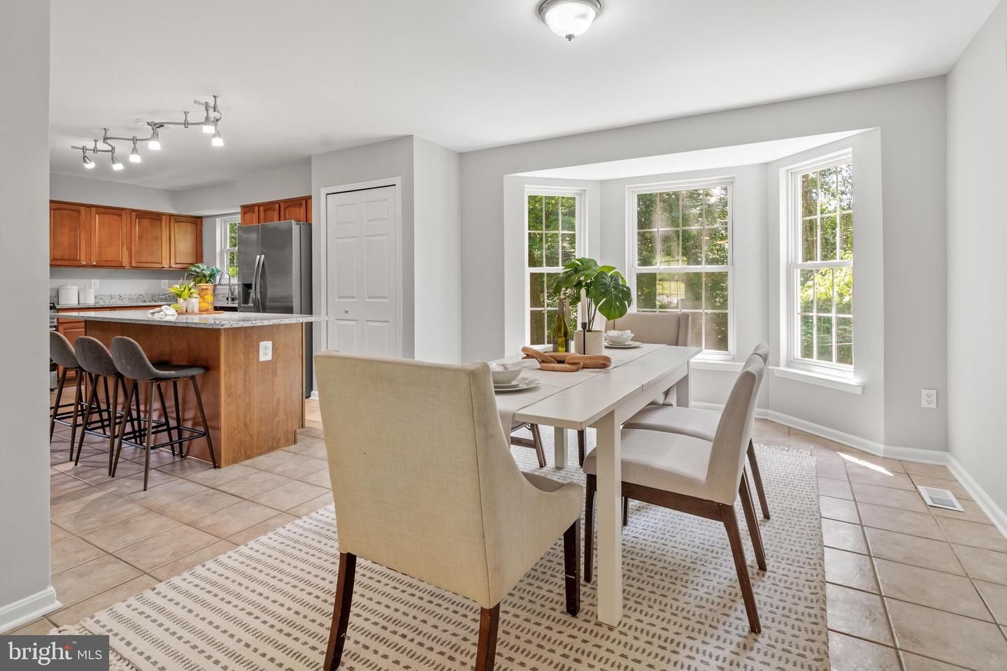 Dining room, Interior, Kitchen, Stainless Steel Appliances