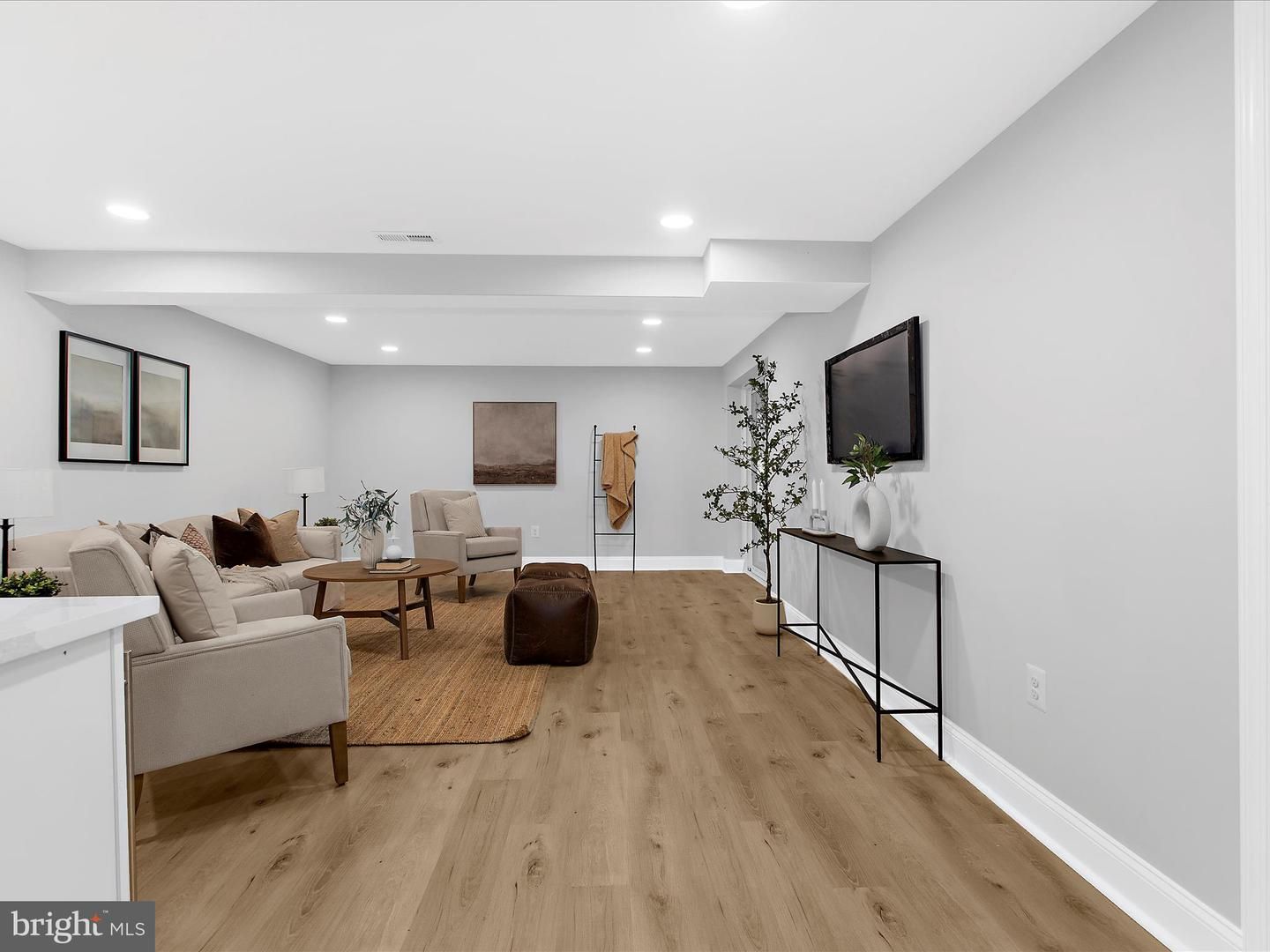Interior, Living room, Recessed Lighting, Wood Texture Flooring