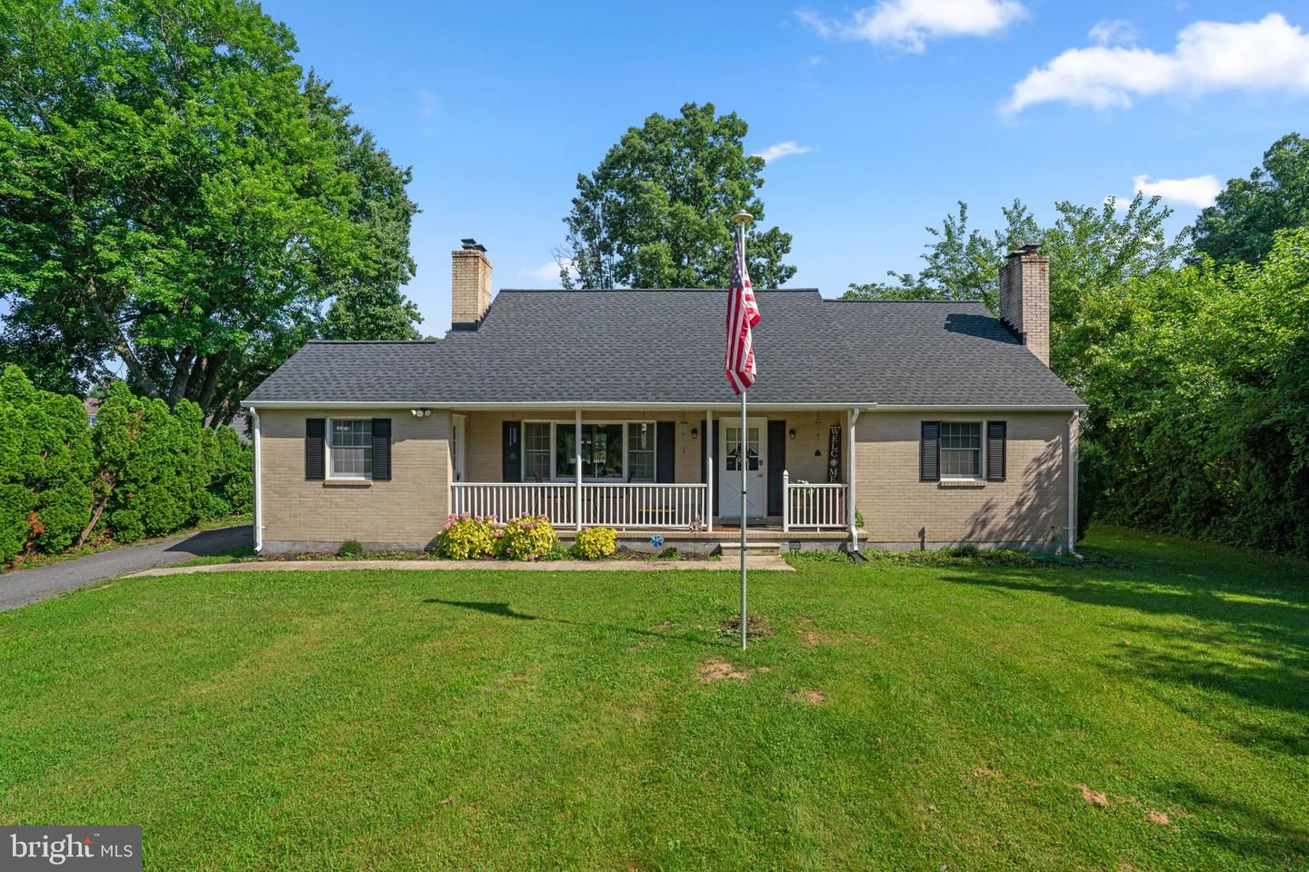 Backyard, Exterior, Facade, Cape Cod