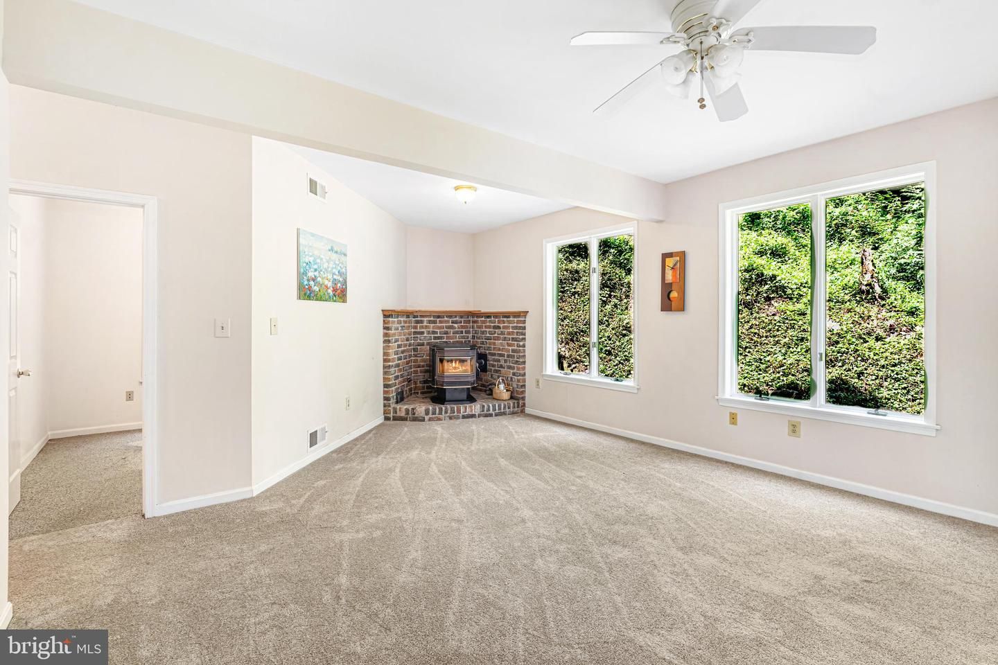 Empty room, Fireplace, Interior
