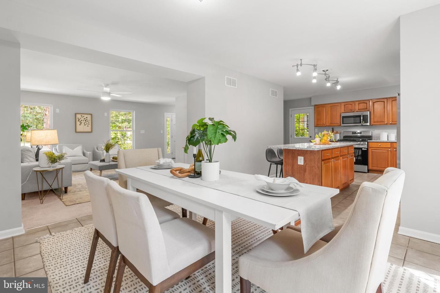 Dining room, Interior, Kitchen, Living room, Stainless Steel Appliances