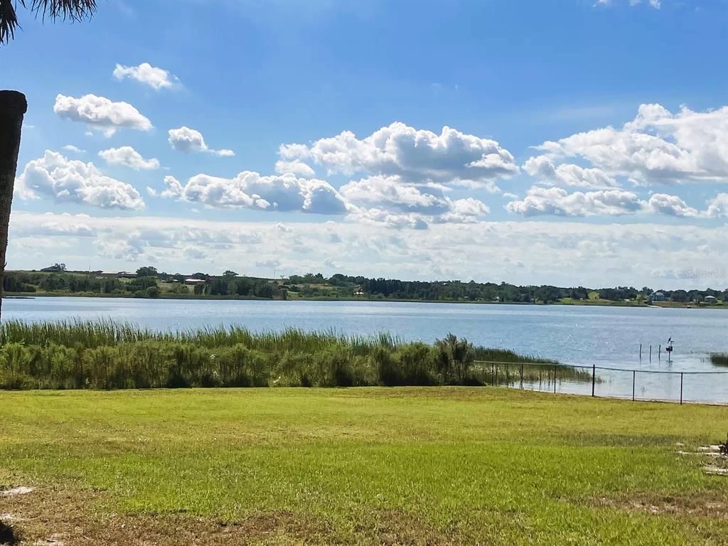 Exterior, Lake