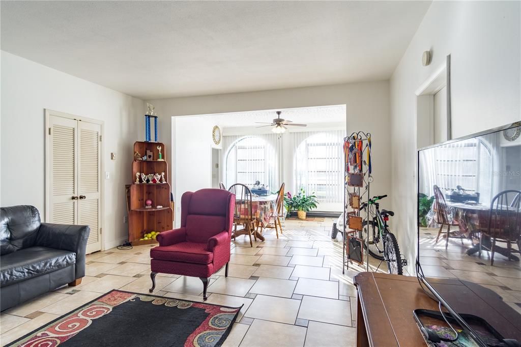 Dining room, Interior