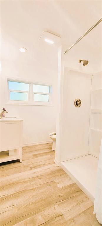 Bathroom, Interior, Recessed Lighting, Wood Texture Flooring