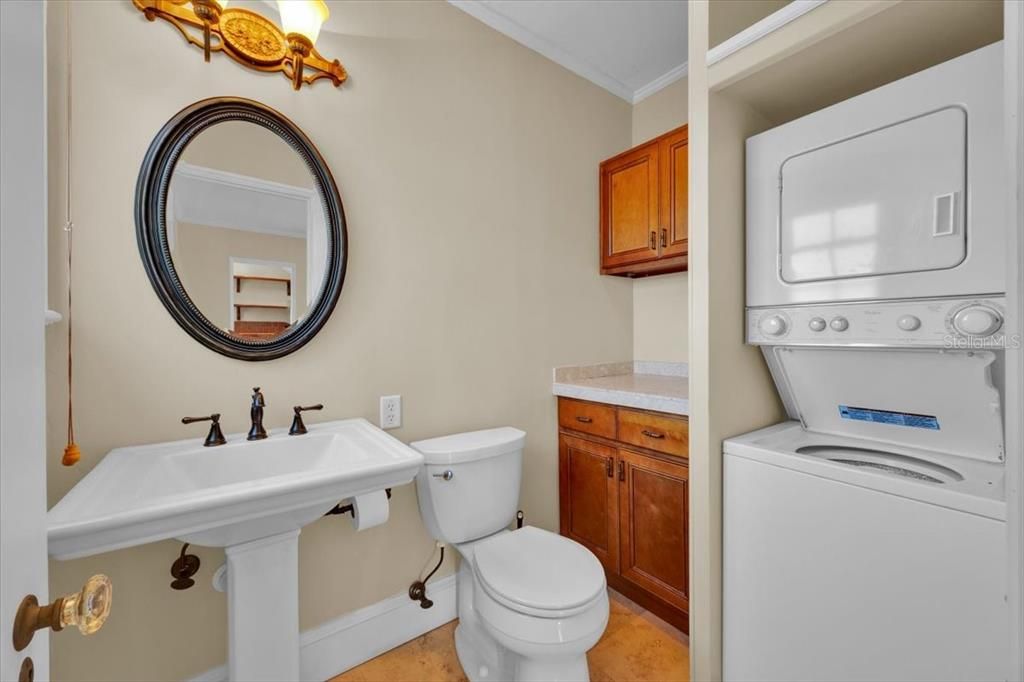 Bathroom, Interior, Utility Closets, Washer, Wood Texture Flooring