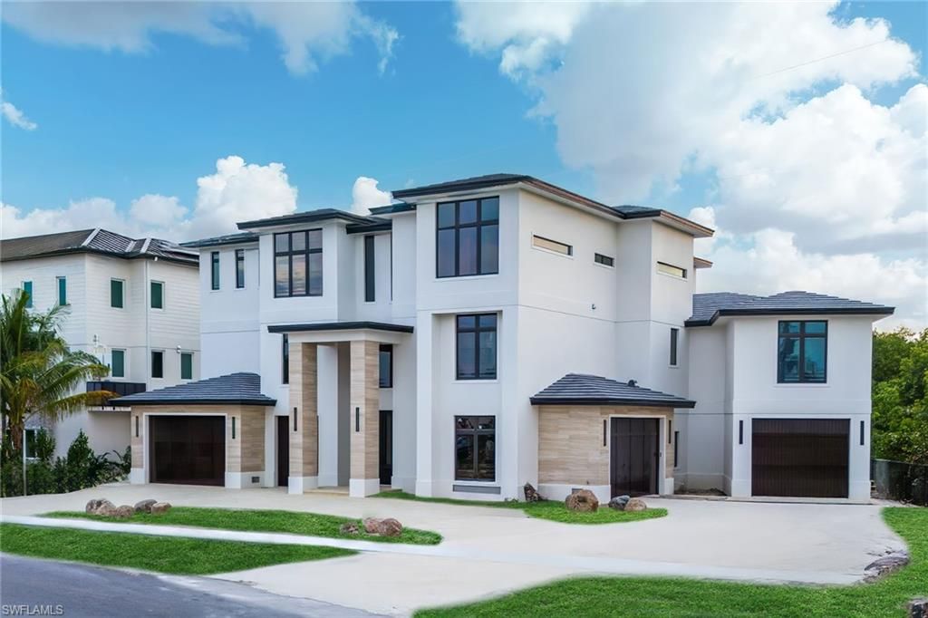Attached, Exterior, Facade, Rowhouse