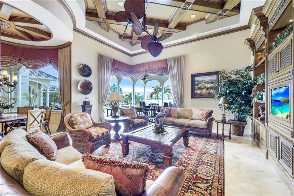Chandelier, Dining room, Interior, Living room, Recessed Lighting, Wooden Beams