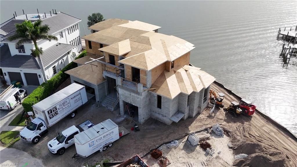 Exterior, Drone