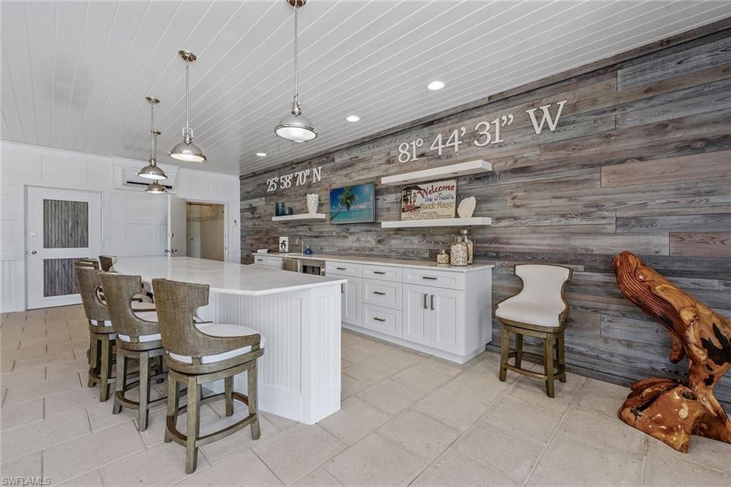 Interior, Pendant Lights, Recessed Lighting, Wooden Walls