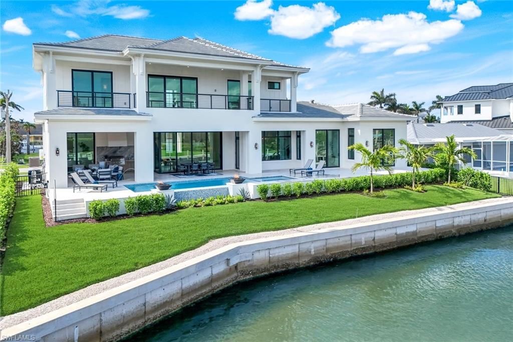 Exterior, Pool, Water