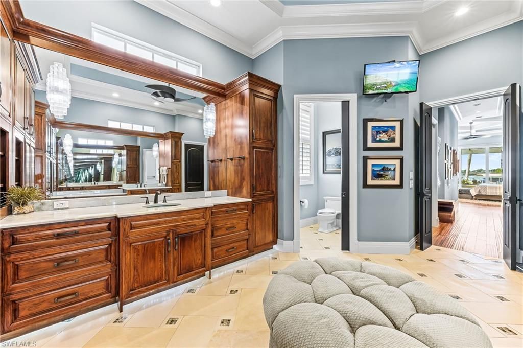 Bathroom, Dual Sink Vanities, Interior, Pendant Lights, Recessed Lighting, Wood Texture Flooring
