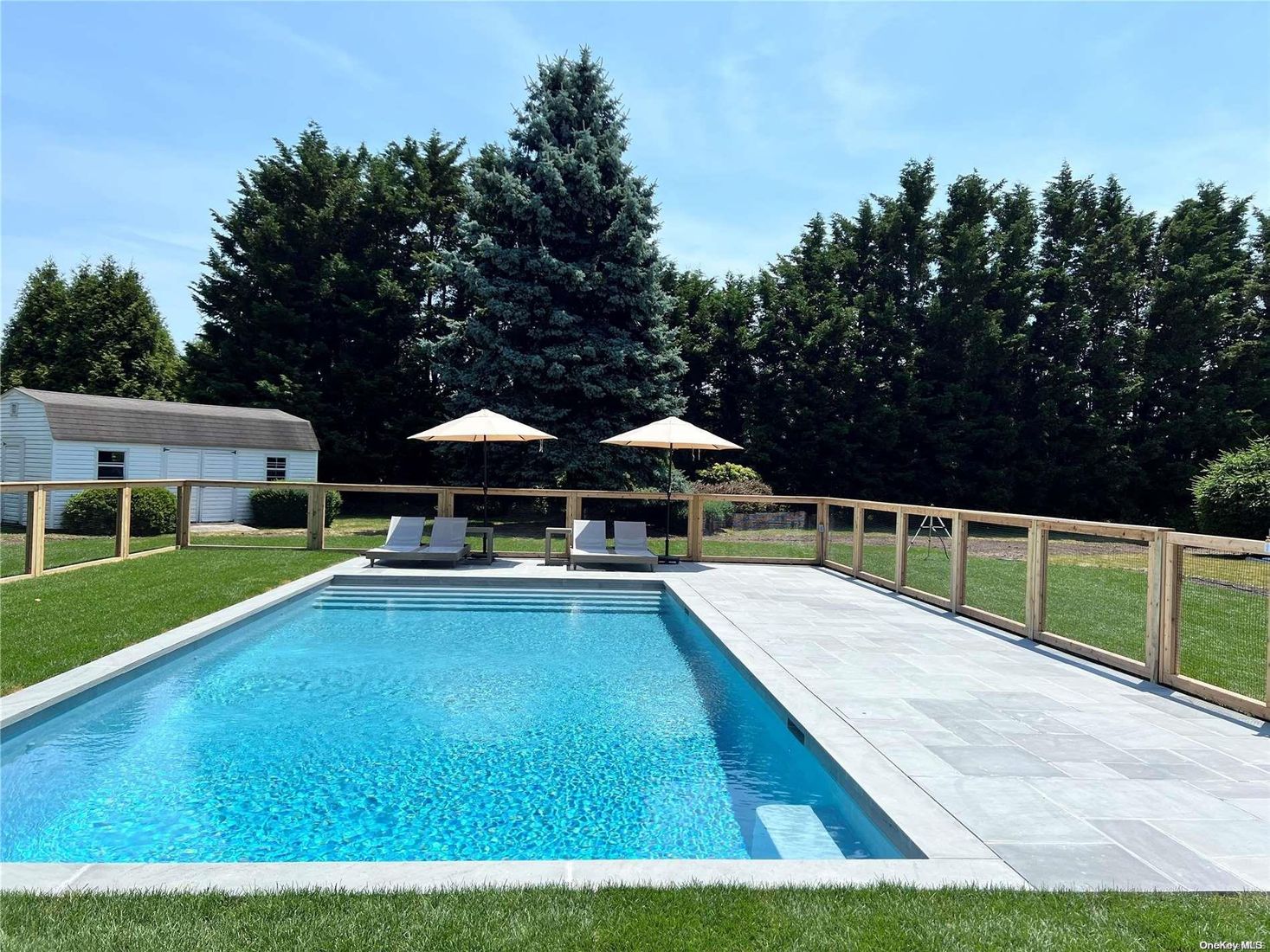 Exterior, Pool