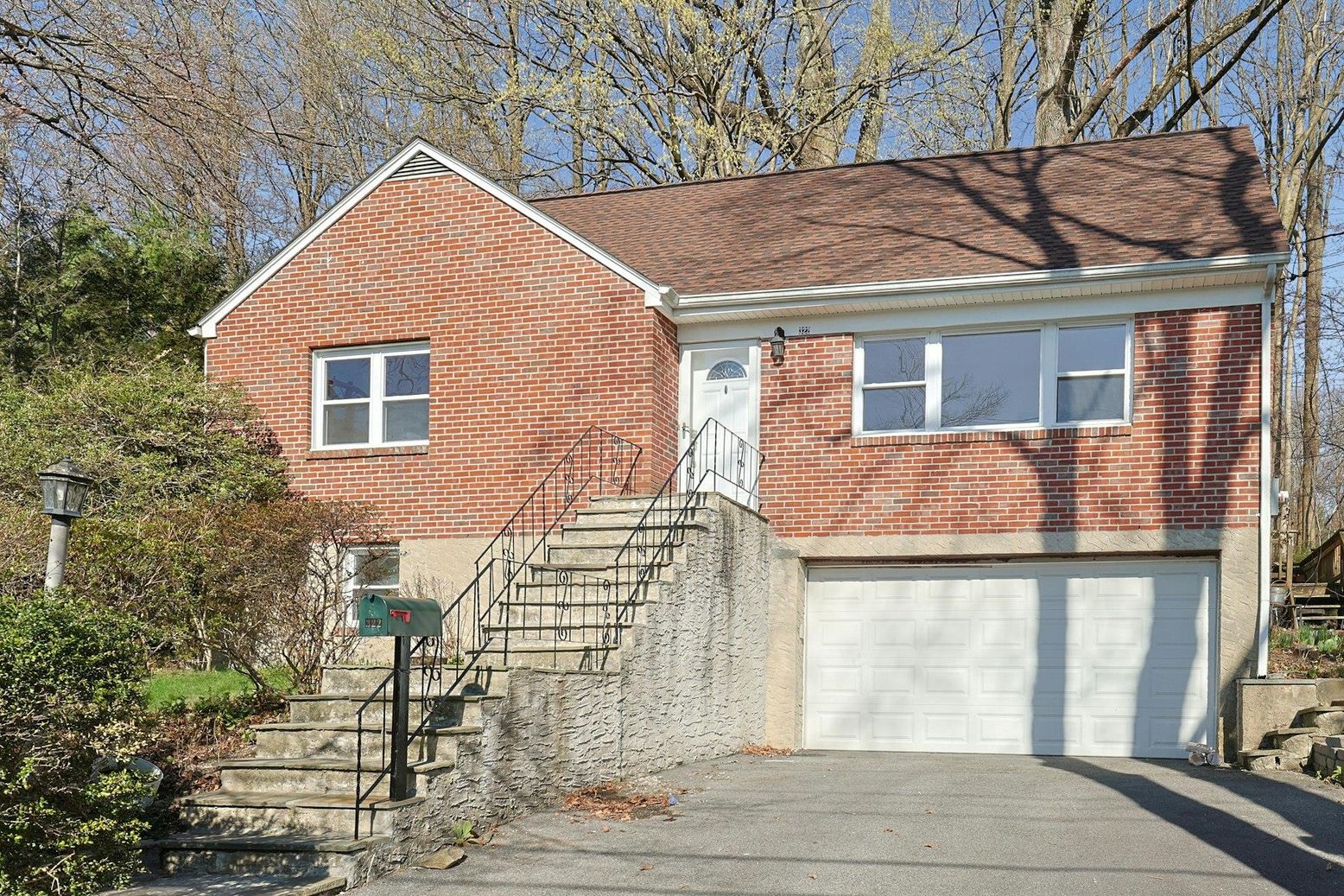 Attached, Exterior, Facade, Brick Facade, Split Level