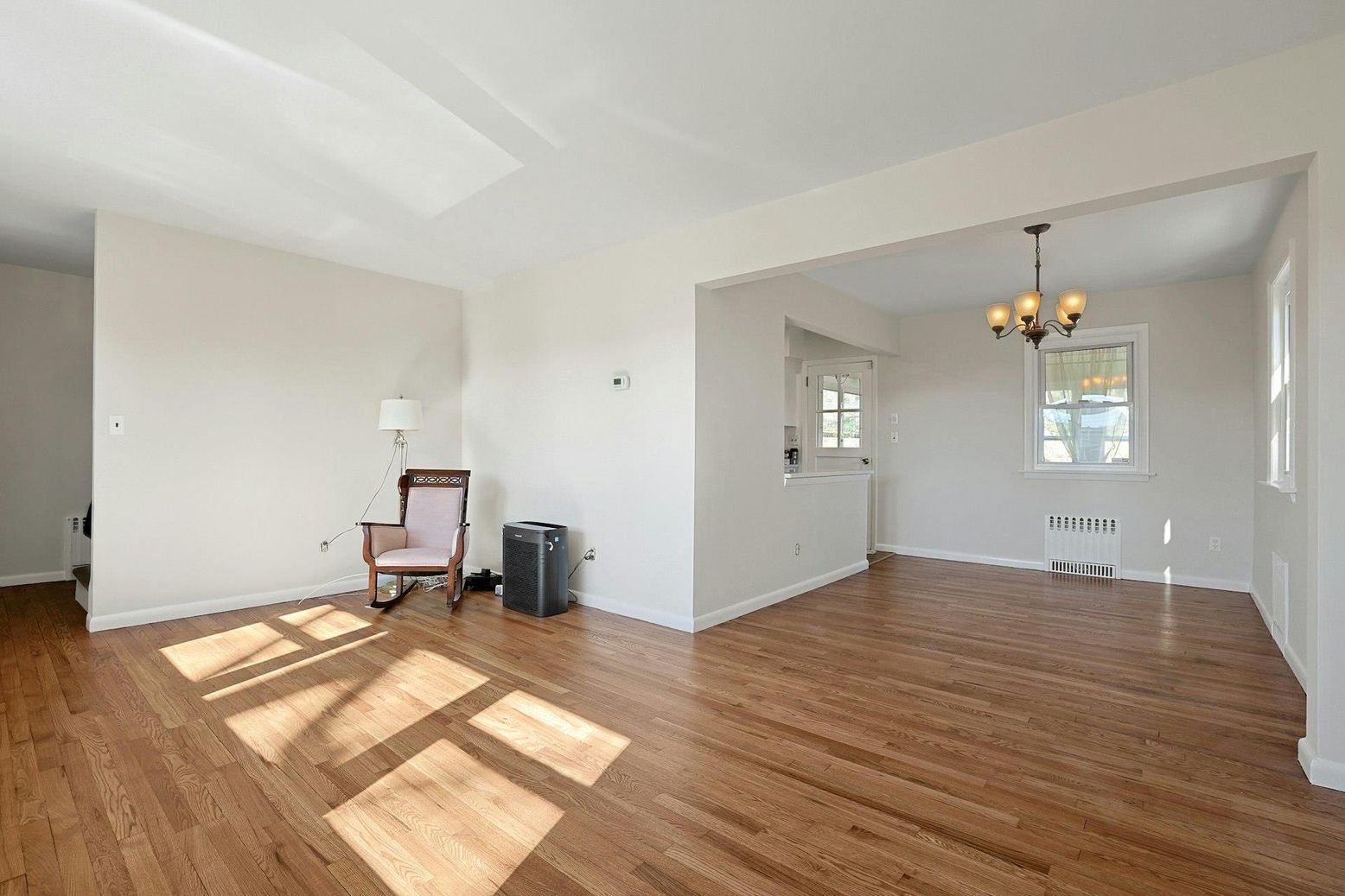 Chandelier, Empty room, Interior, Wood Texture Flooring
