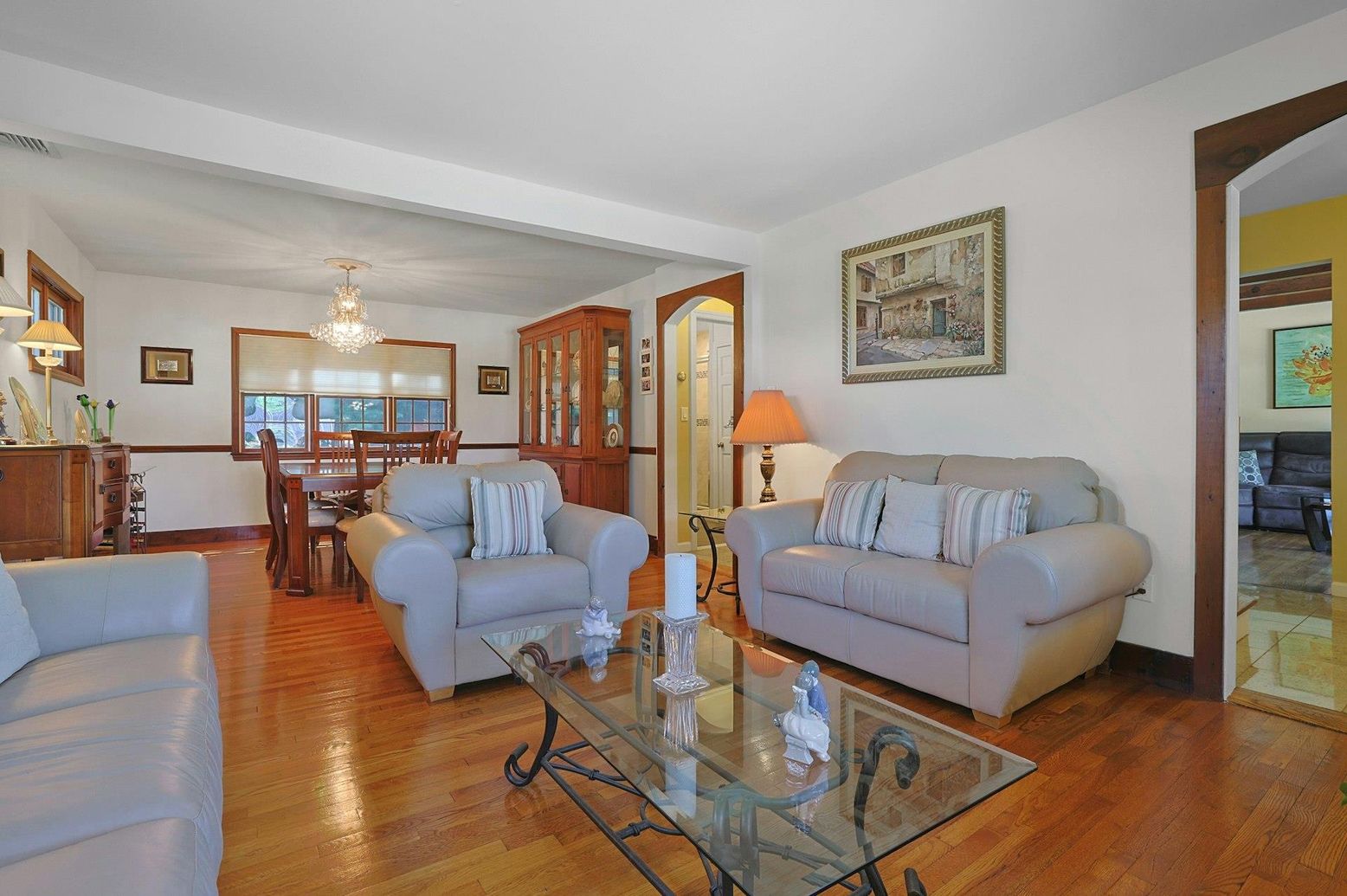 Chandelier, Dining room, Interior, Living room, Wood Texture Flooring