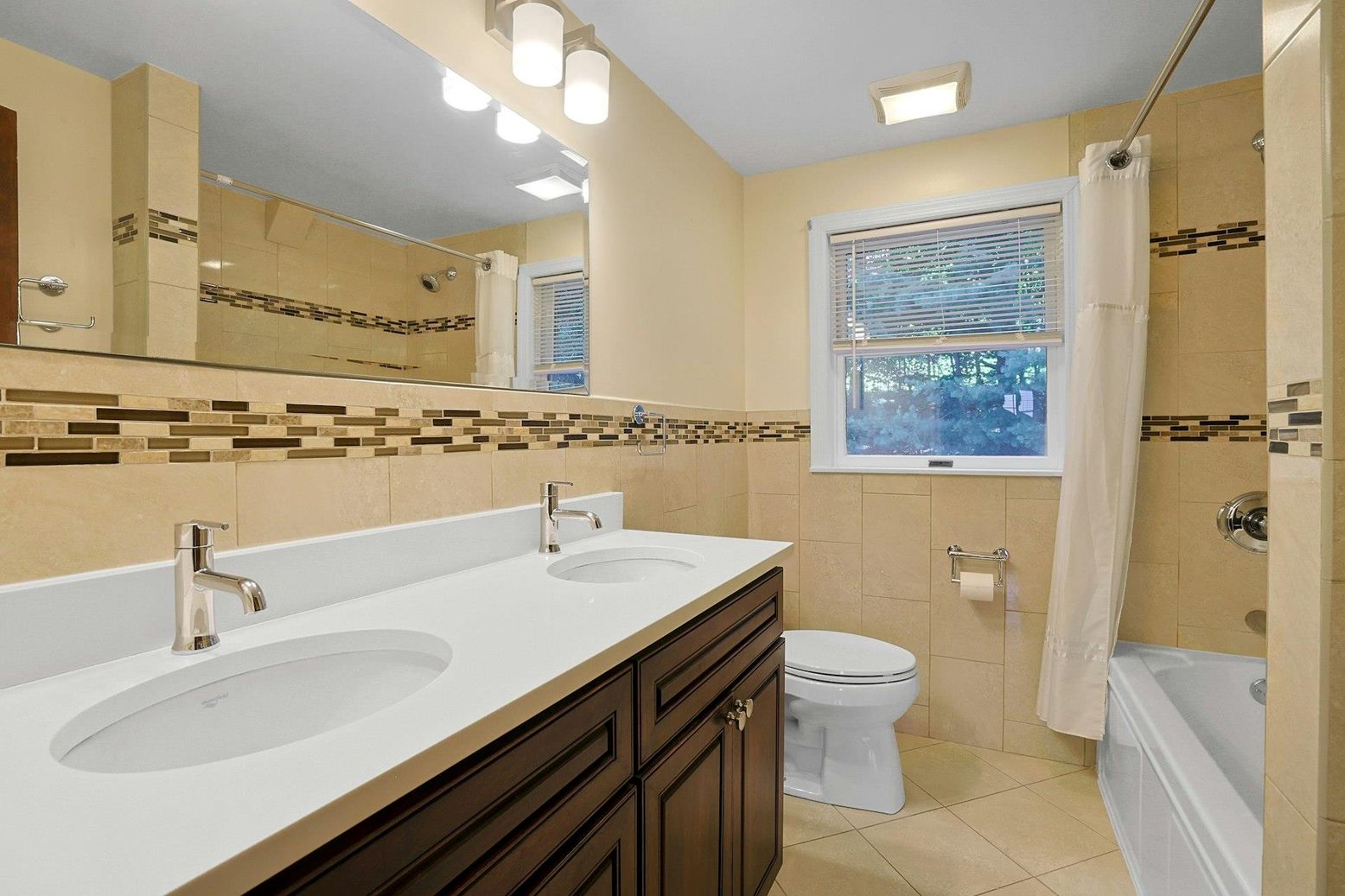 Bathroom, Dual Sink Vanities, Interior