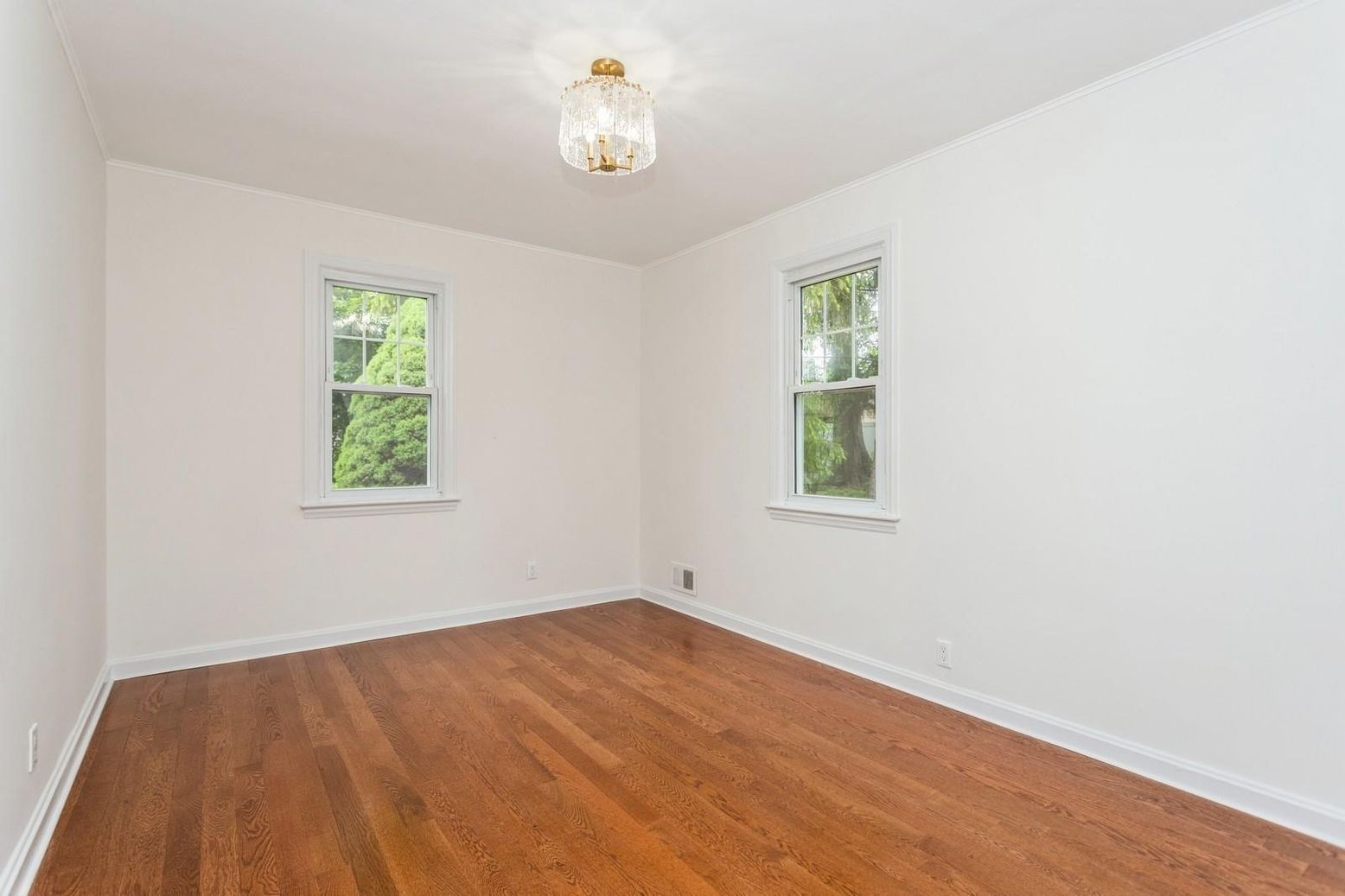 Chandelier, Empty room, Interior, Wood Texture Flooring