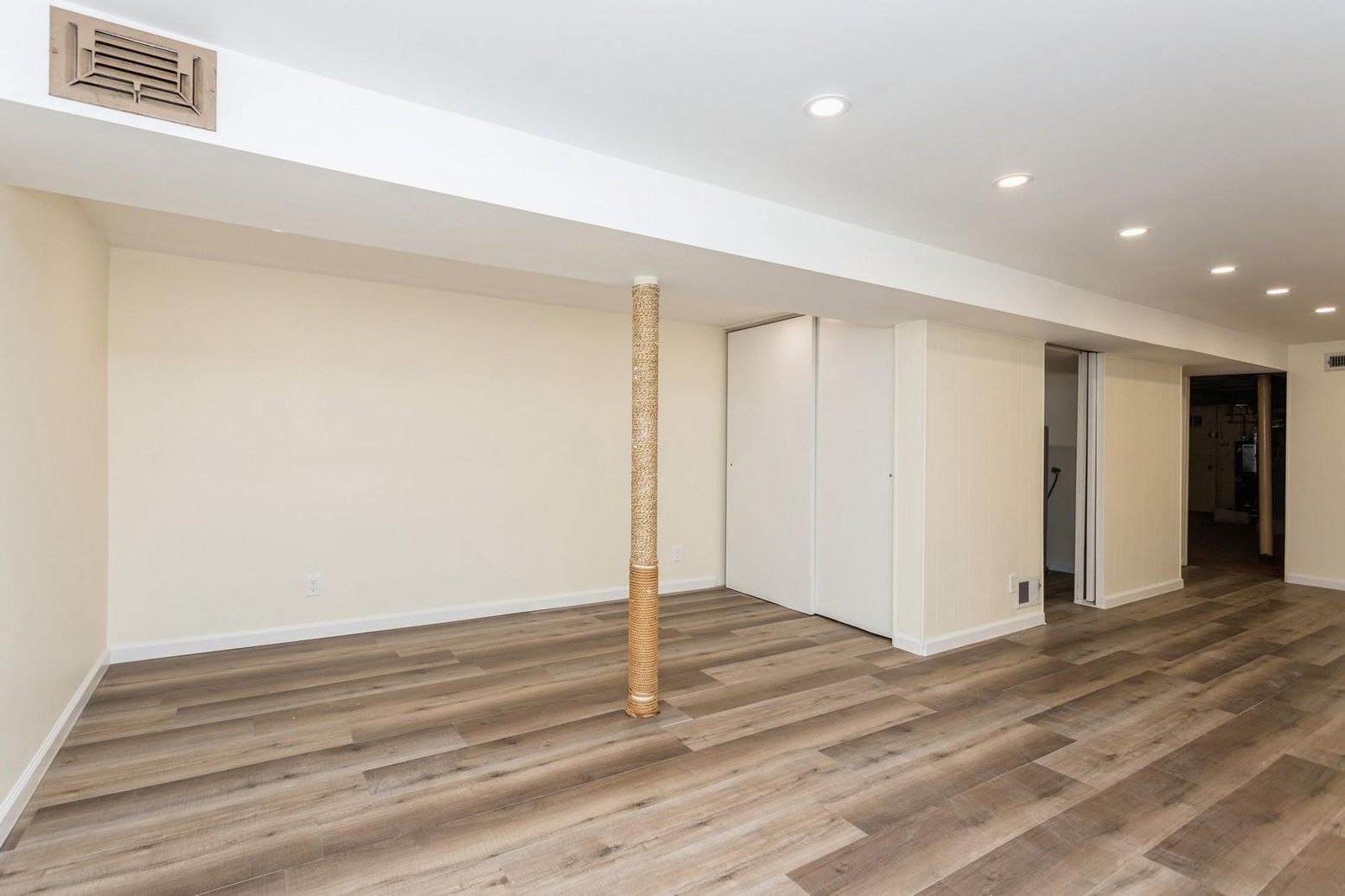 Empty room, Interior, Recessed Lighting, Wood Texture Flooring