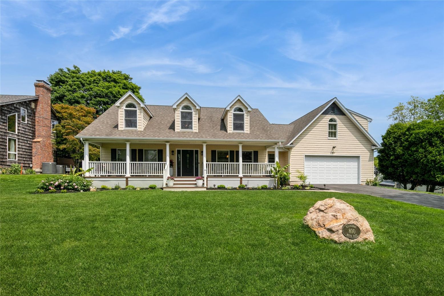 Attached, Exterior, Facade, Cape Cod