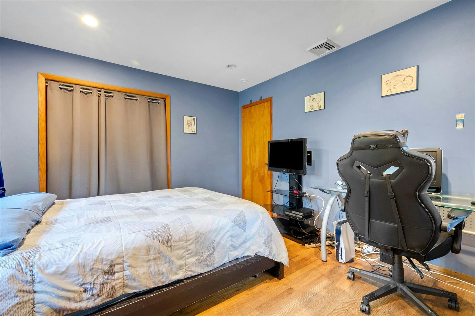 Bedroom, Home Office, Interior, Recessed Lighting, Wood Texture Flooring