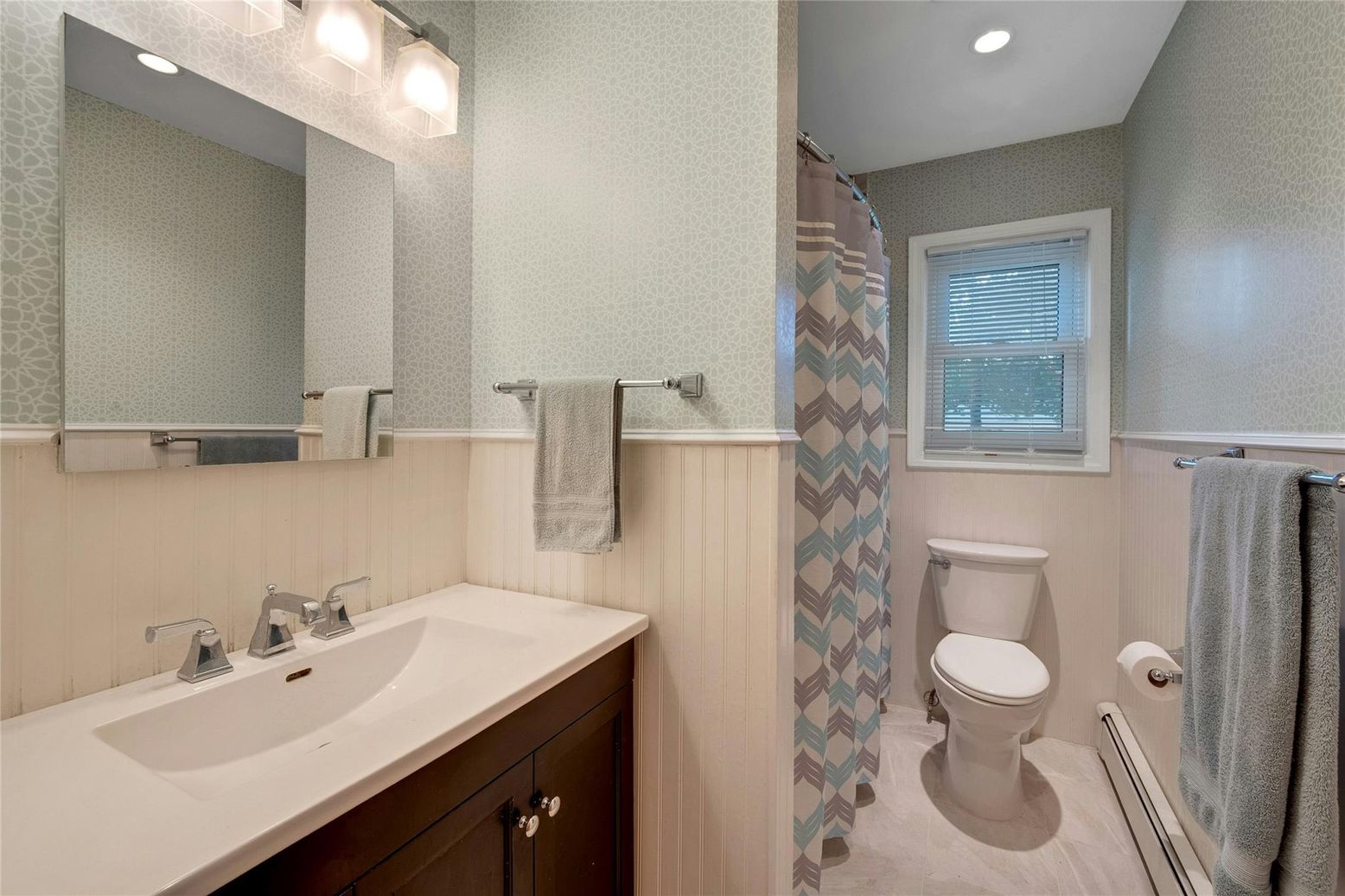 Bathroom, Interior, Recessed Lighting