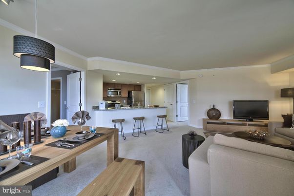 Dining room, Interior, Kitchen, Living room, Pendant Lights, Recessed Lighting, Stainless Steel Appliances