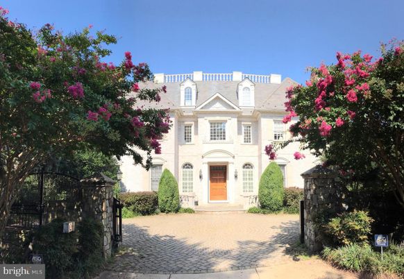 Exterior, Facade, French Provincial