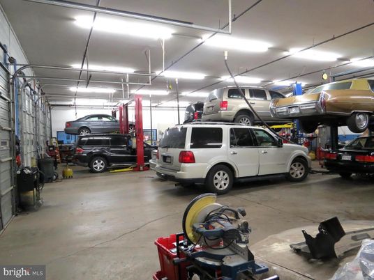 Garage, Interior