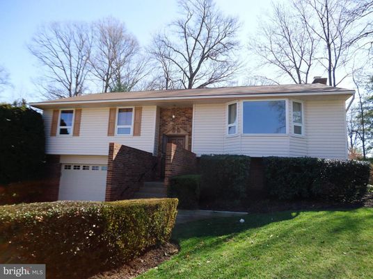 Attached, Exterior, Facade, Brick Facade, Raised Ranch