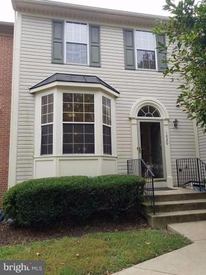 Exterior, Facade, Brick Facade, Georgian