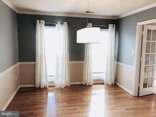 Interior, Pendant Lights, Wood Texture Flooring