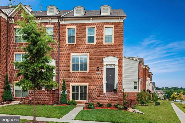 Exterior, Facade, Brick Facade, Georgian