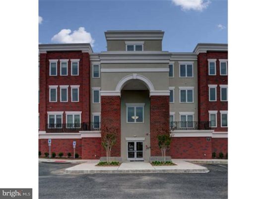 Exterior, Facade, Brick Facade, Rowhouse