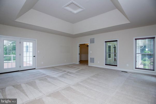 Empty room, Interior