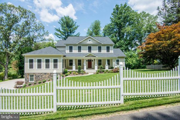 Backyard, Exterior, Facade, Farmhouse