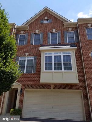 Attached, Exterior, Facade, Brick Facade, Rowhouse