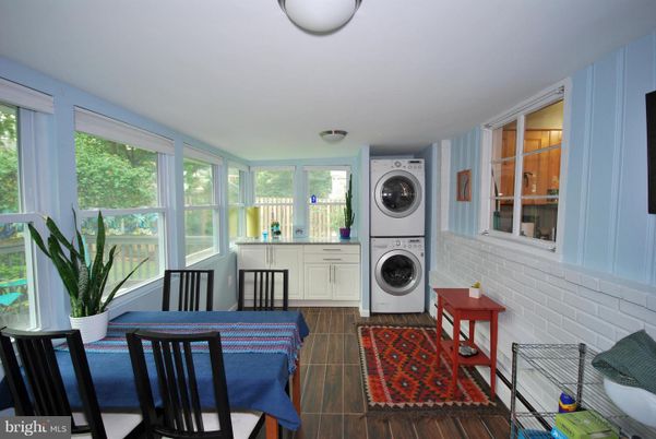Dining room, Interior, Kitchen, Washer, Wood Texture Flooring