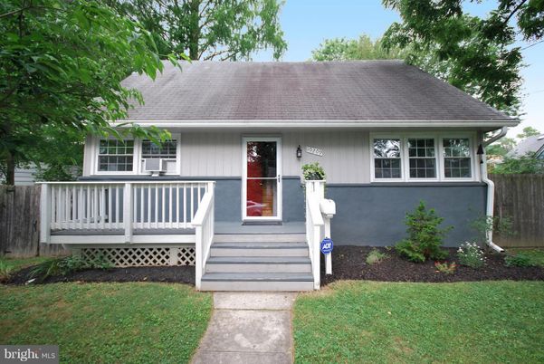 Exterior, Facade, Cape Cod