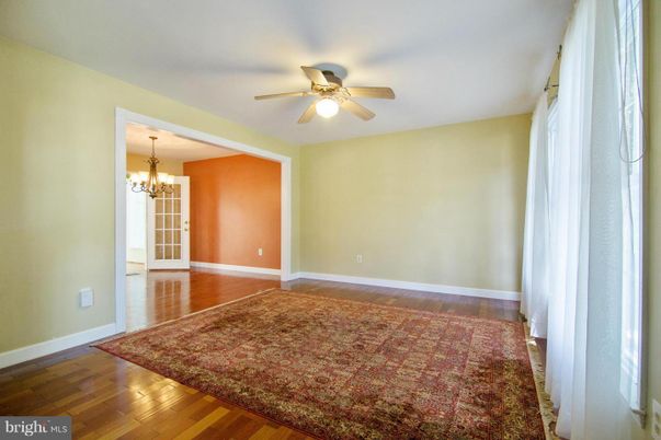 Chandelier, Empty room, Interior, Wood Texture Flooring