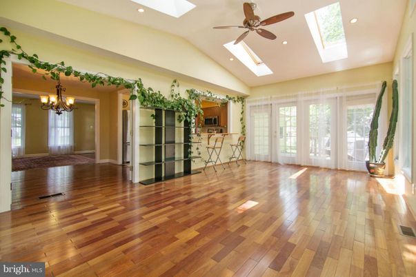 Chandelier, Empty room, Interior, Recessed Lighting, Wood Texture Flooring