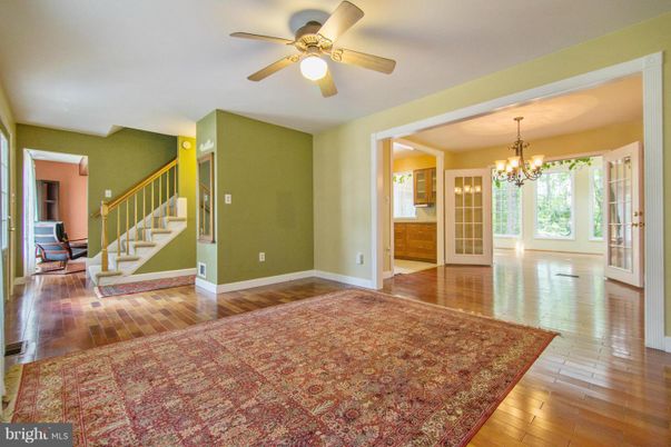 Chandelier, Empty room, Interior, Wood Texture Flooring