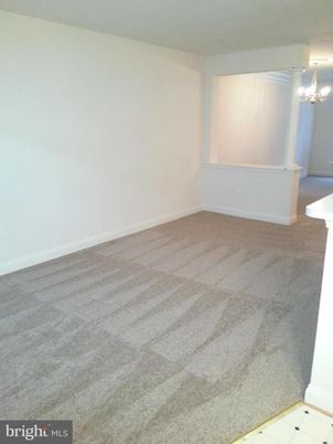 Chandelier, Empty room, Interior