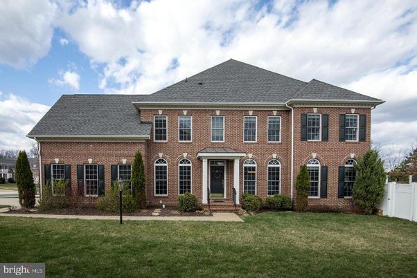 Exterior, Facade, Brick Facade, Georgian
