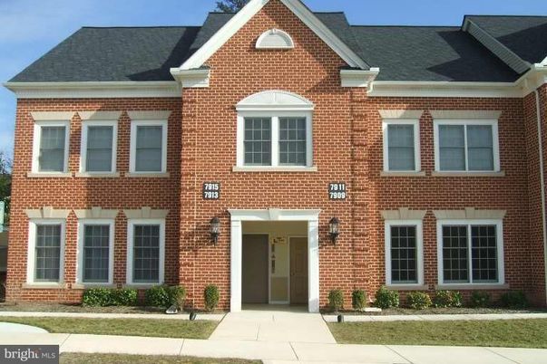 Exterior, Facade, Brick Facade, Brick Traditional