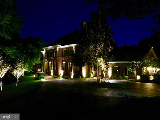 Backyard, Exterior, Facade, Brick Facade, Georgian