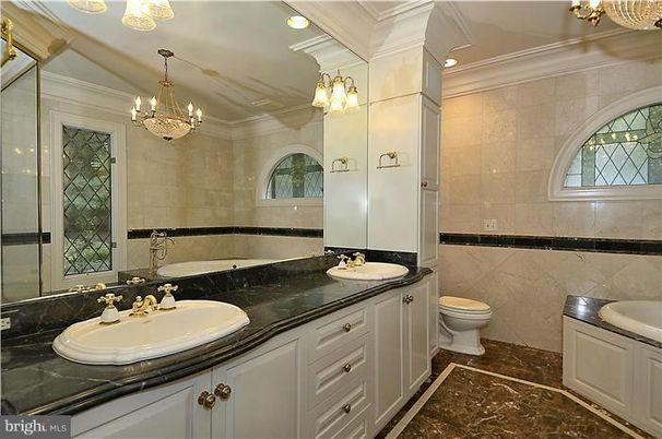 Bathroom, Chandelier, Dual Sink Vanities, Interior, Recessed Lighting