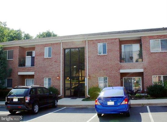 Exterior, Facade, Brick Facade, Rowhouse